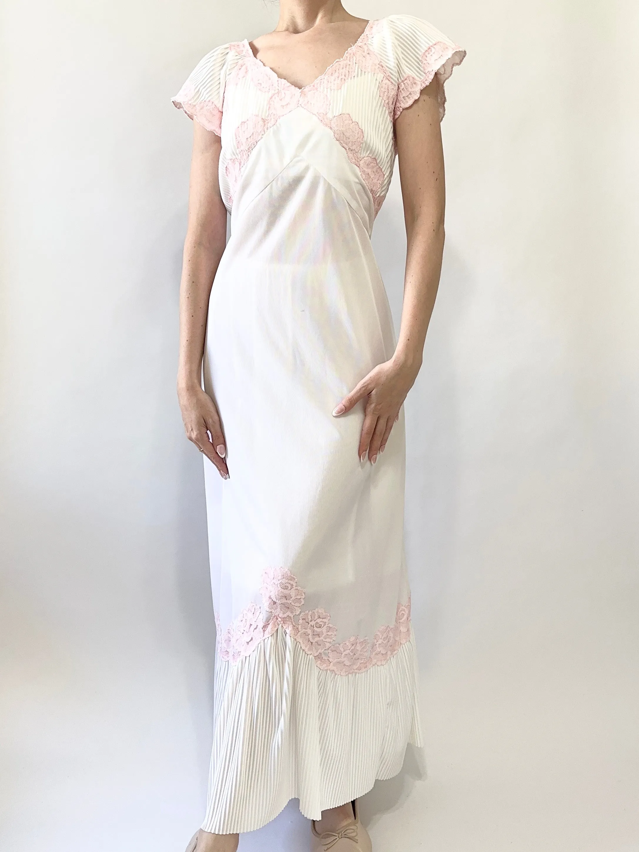 1970s White Slip Dress Nightgown with Pink Lace Trim (S-L)