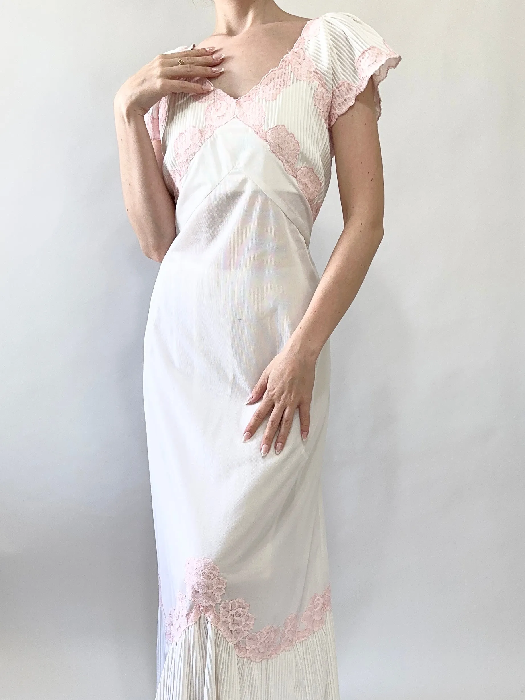 1970s White Slip Dress Nightgown with Pink Lace Trim (S-L)