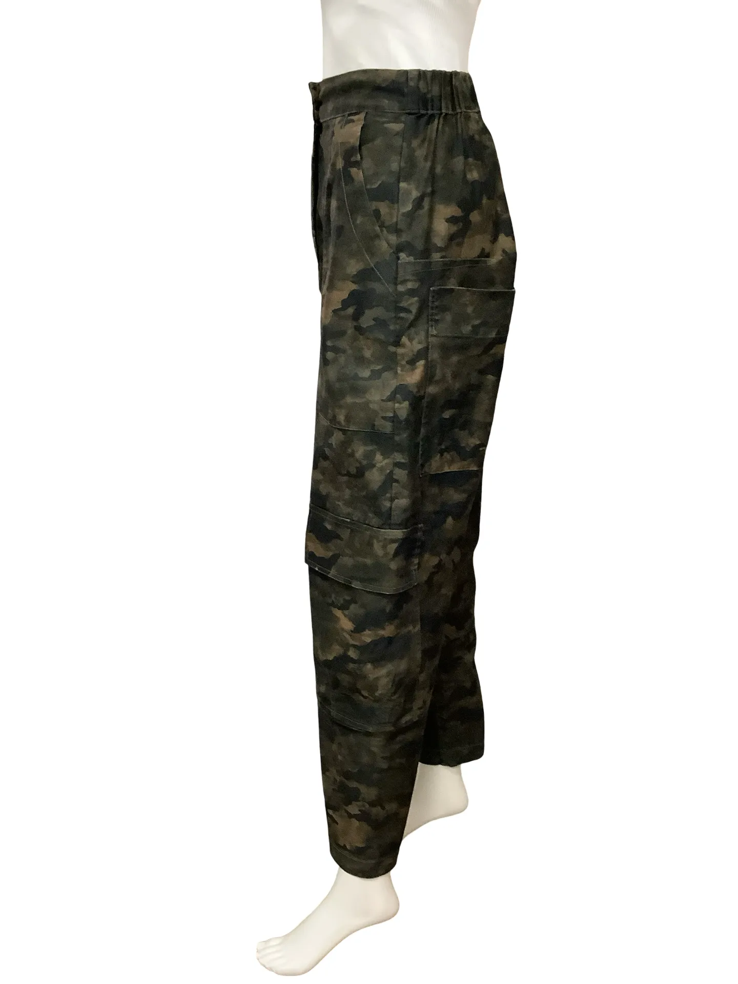 Alembika High Waisted Camo Print Pants Size: XS, S, 0