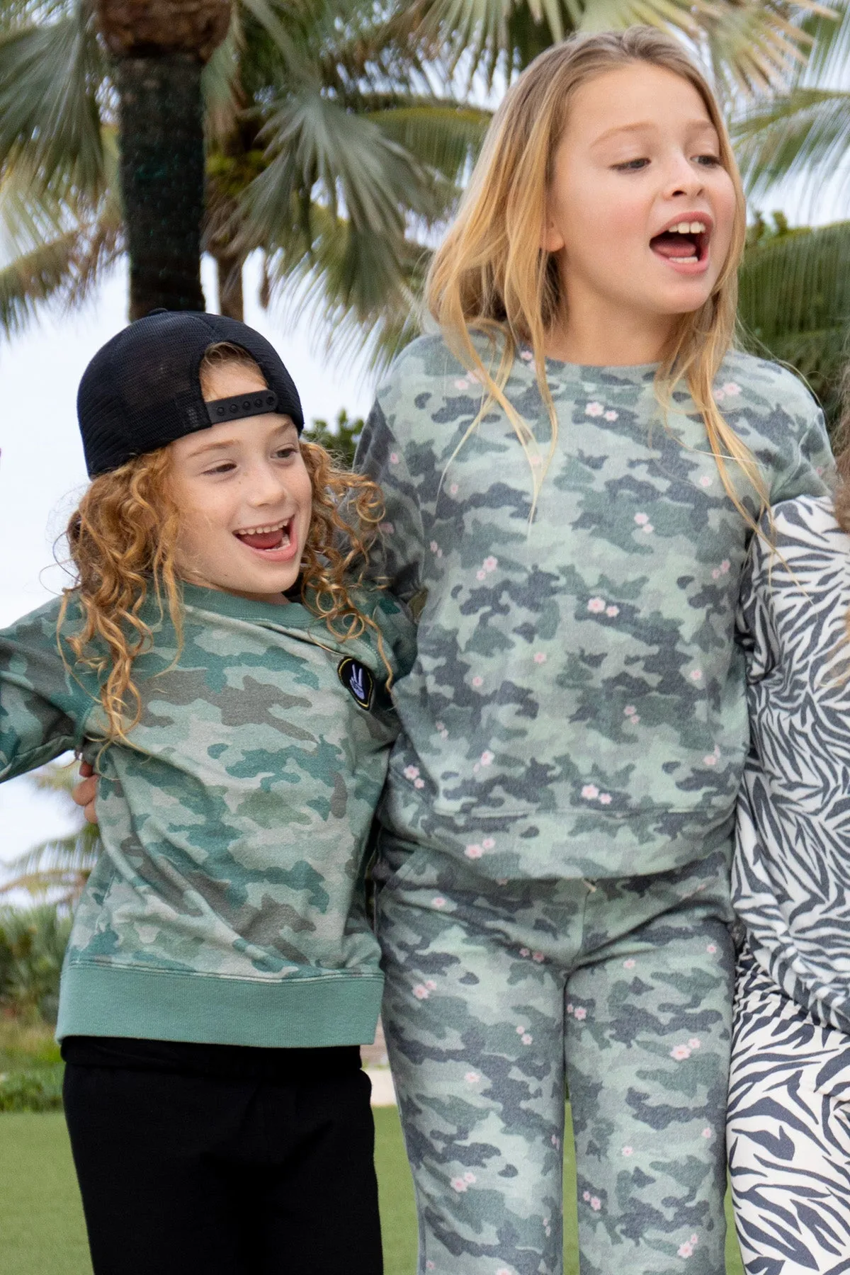 Feather 4 Arrow Bonfire Kids Sweatshirt - Camo (Size 10 left)