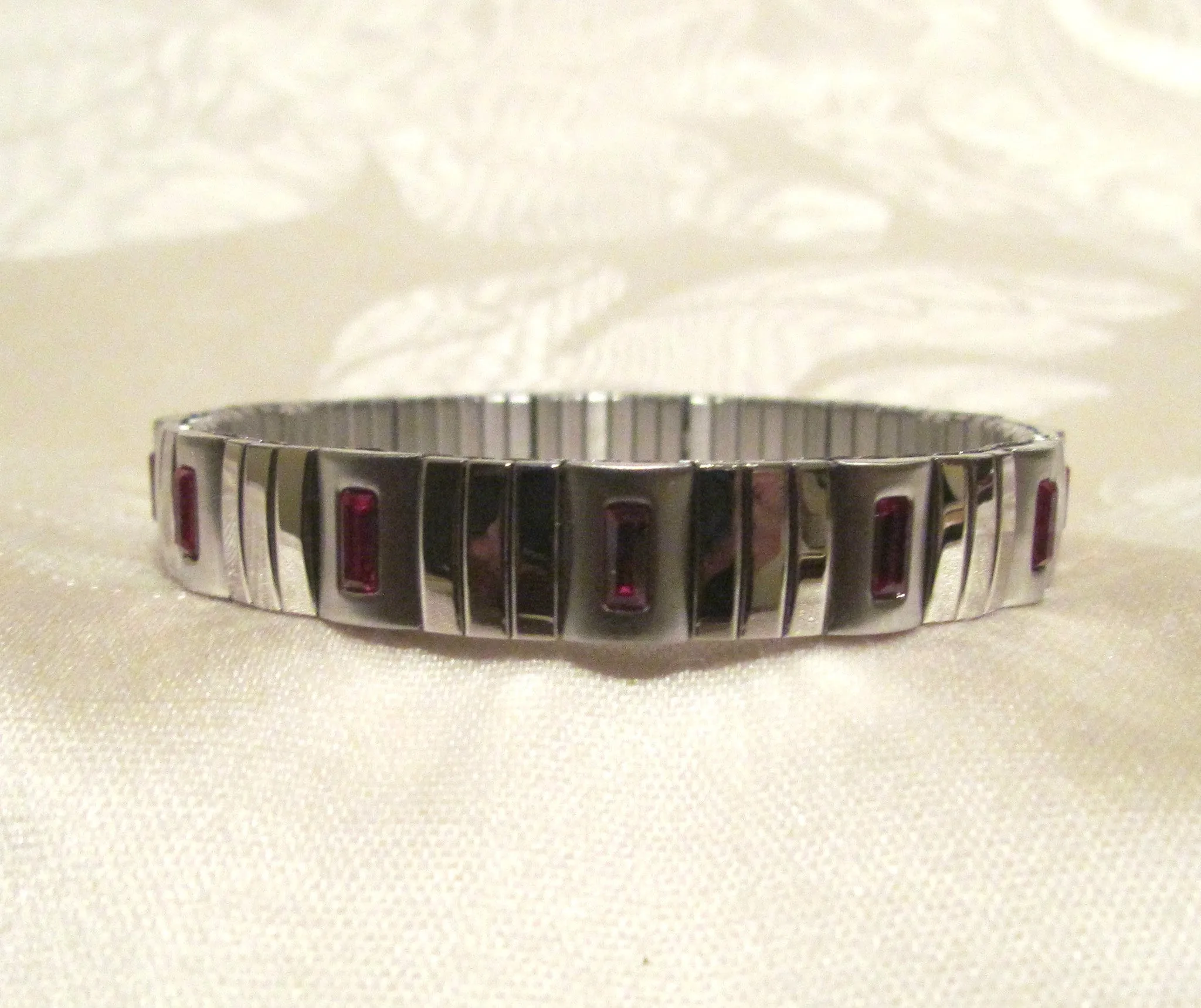 Garnet Swarovski Crystal Bracelet Stainless Steel Expansion Bracelet Unused