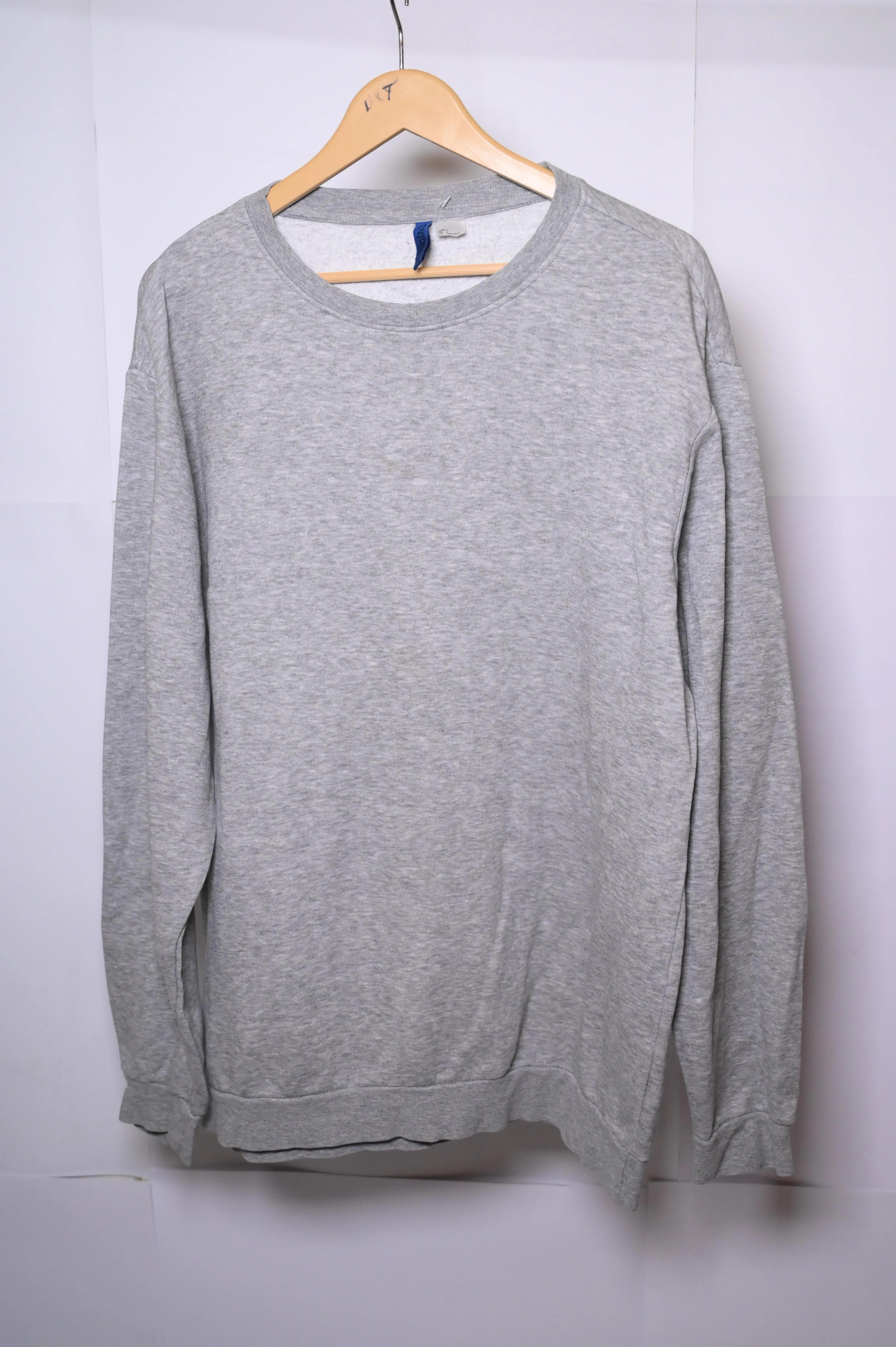 H&M Grey Sweatshirt - Large