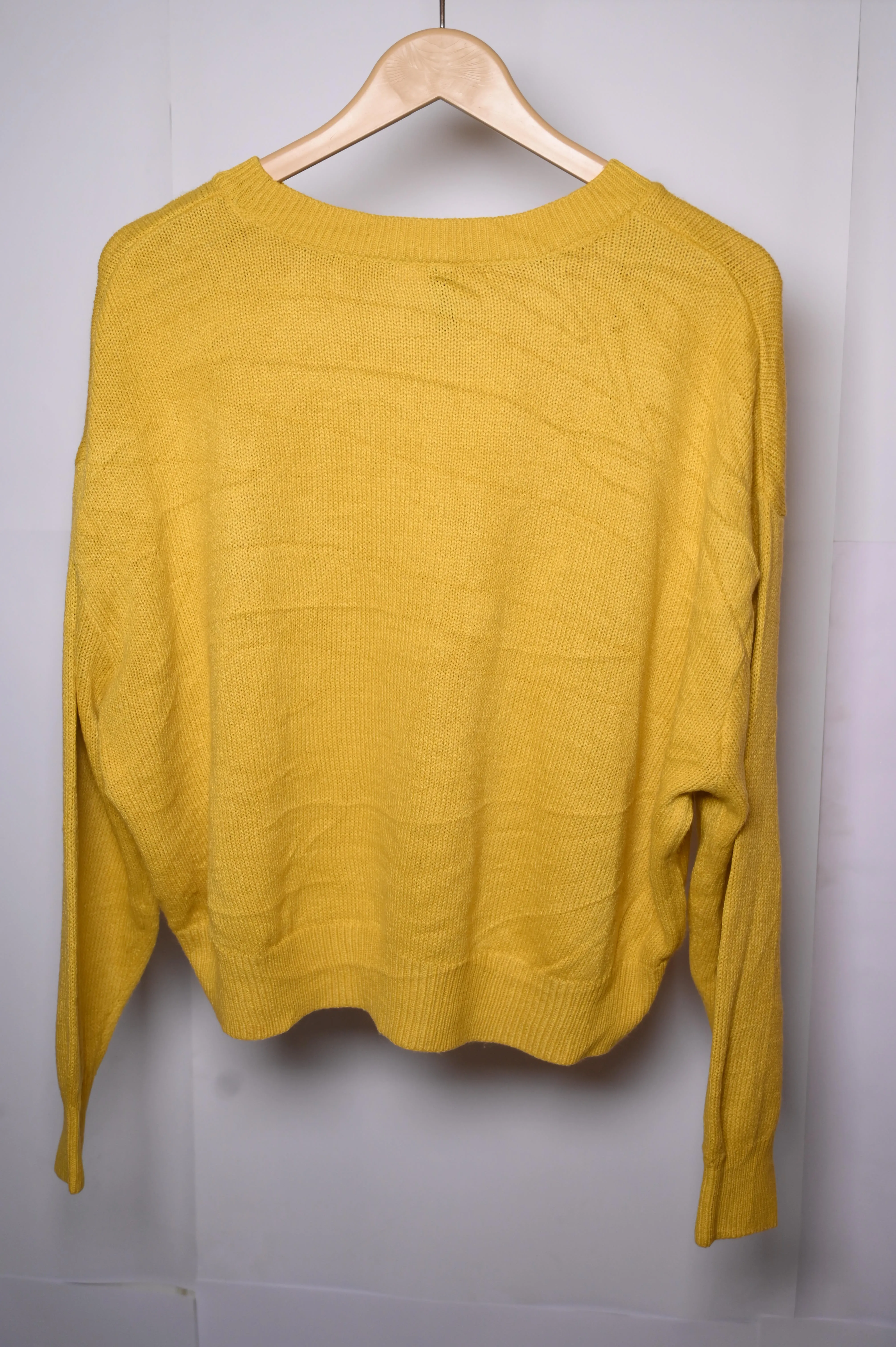 H&M Mustard Sweatshirt - Medium