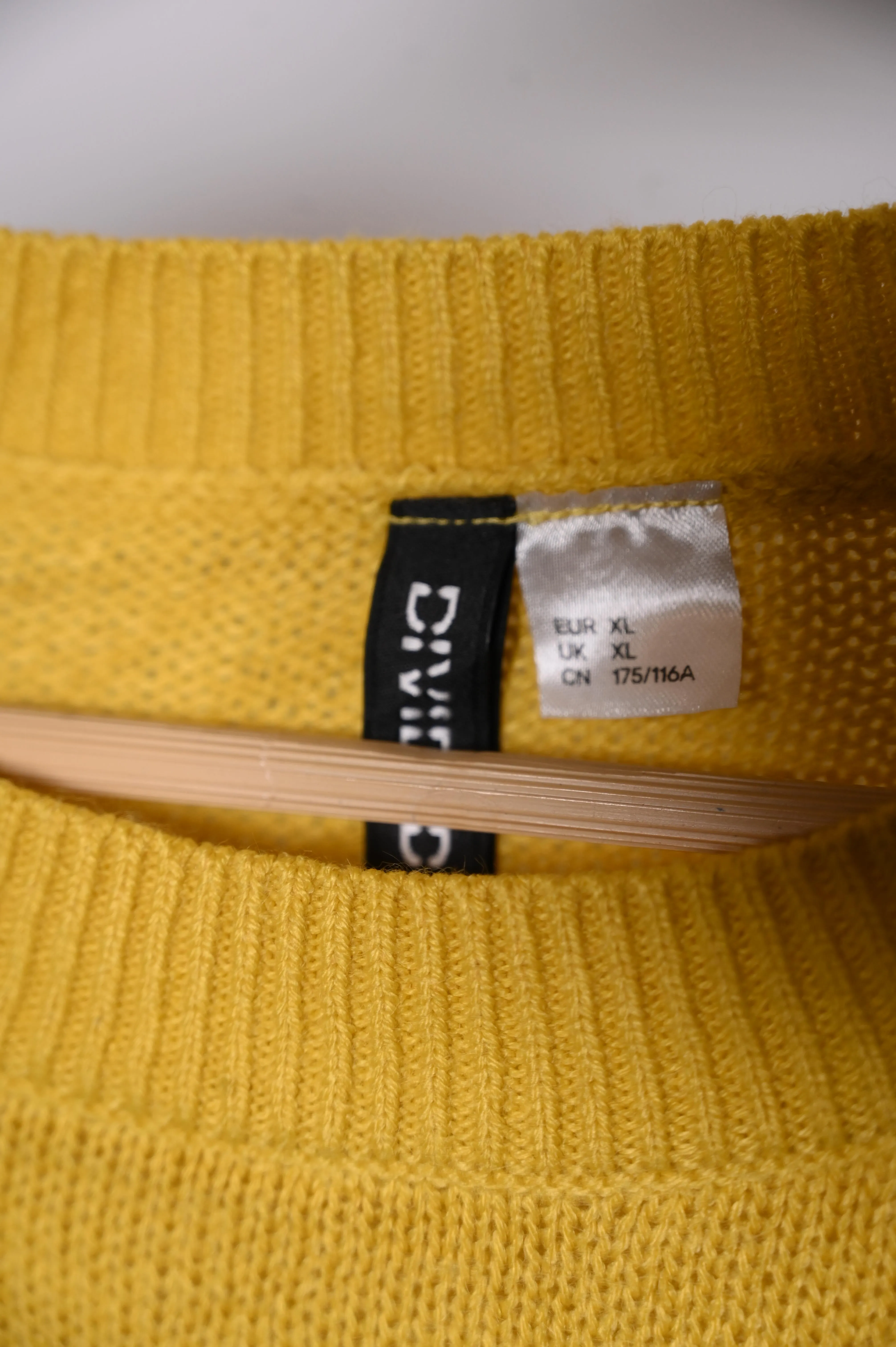 H&M Mustard Sweatshirt - Medium