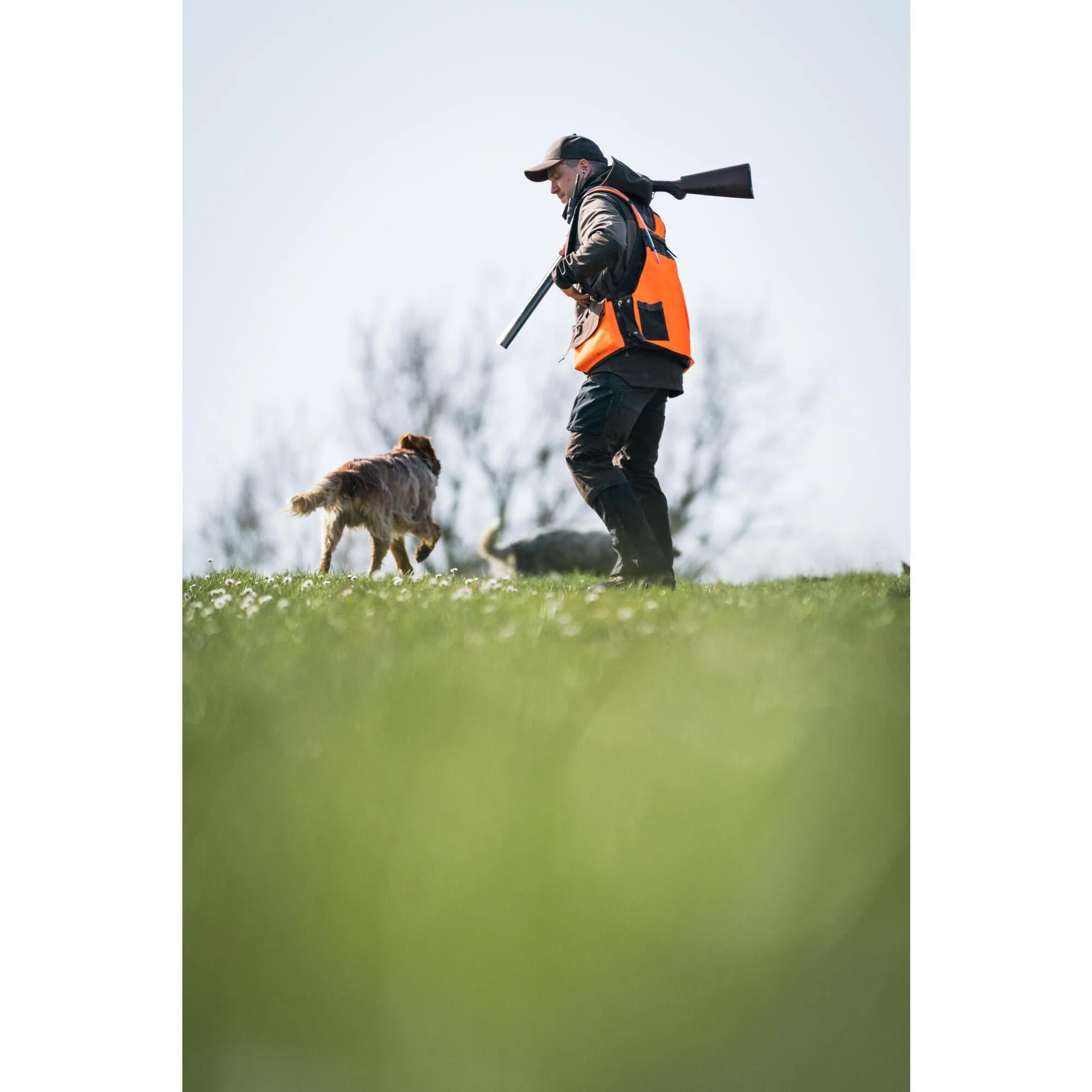 Hunting vest 920 durable brown-orange SOLOGNAC neon orange psa/coffee brown