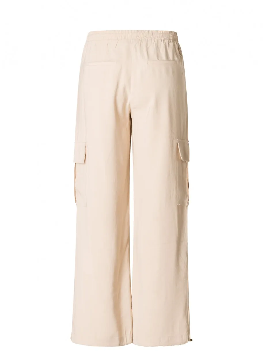 Sarah Essential - Cargo Trousers in a Supple Fabric