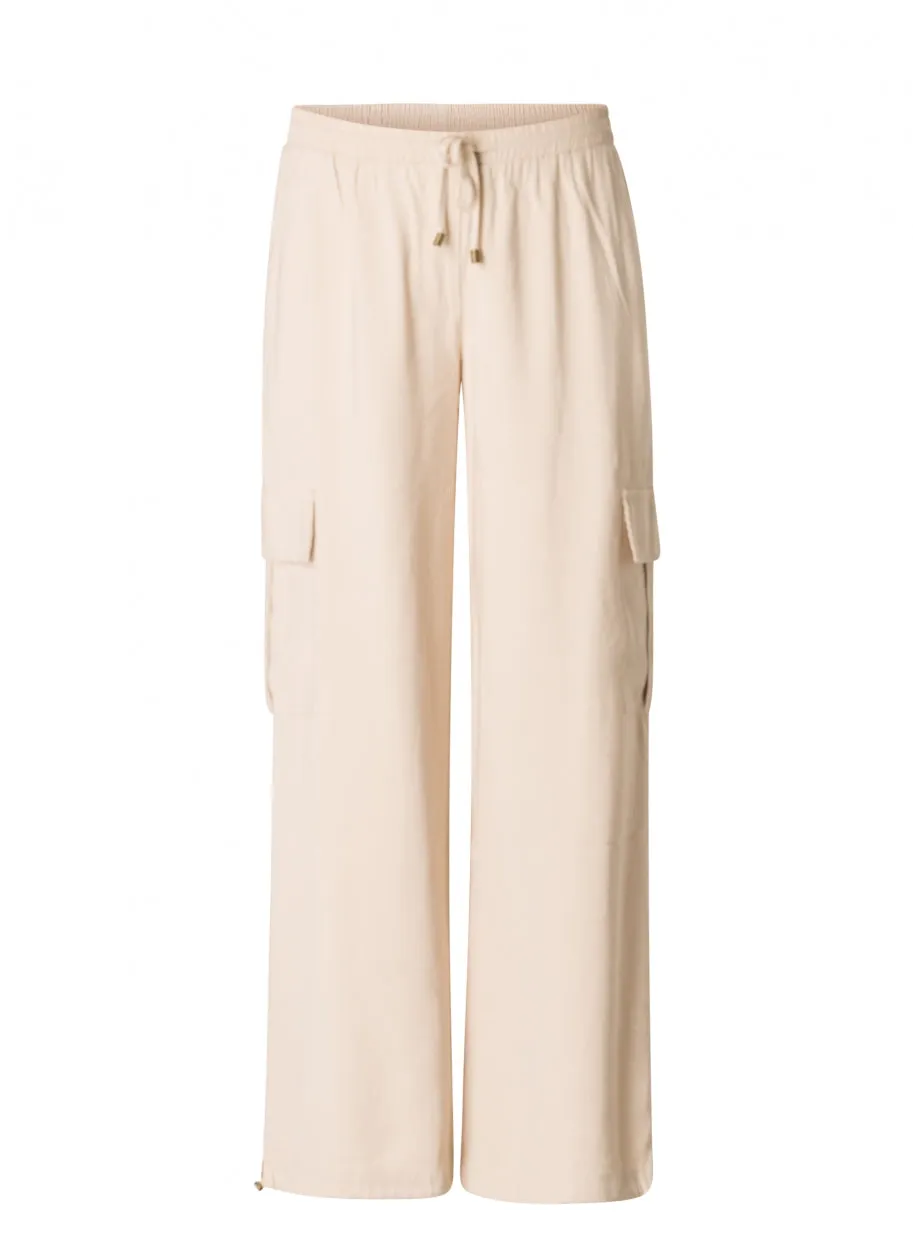 Sarah Essential - Cargo Trousers in a Supple Fabric